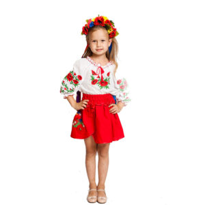 Українка у маках